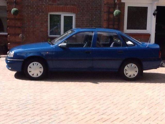 Image 1/8 of Vauxhall Cavalier L (1993)