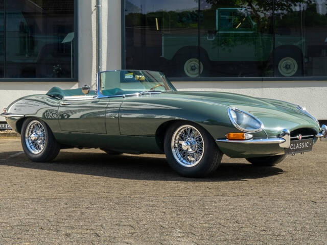 Bild 1/33 von Jaguar E-Type 4.2 (1967)