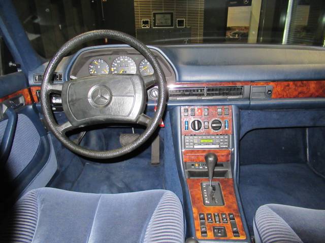 Mercedes-Benz 380 SEL