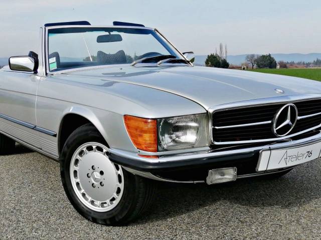 Mercedes-Benz 280 SL - Mercedes-Benz 280 SL 3/4 avant droit