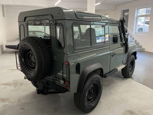 Land Rover Defender 90