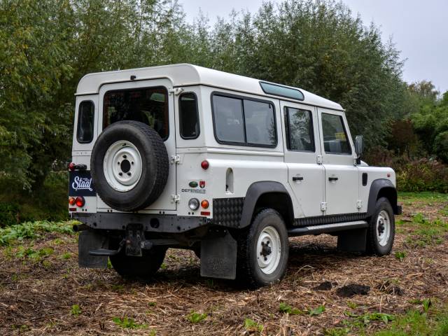 Land Rover Defender 110
