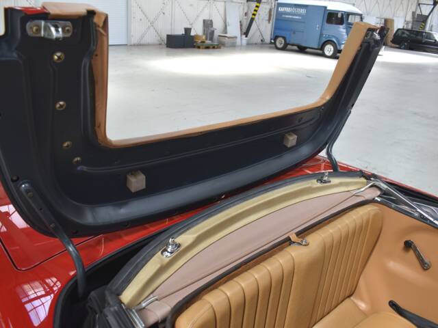Mercedes-Benz 560 SL