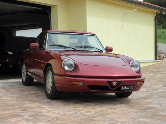 Imagen 1/26 de Alfa Romeo 2.0 Spider (1990)