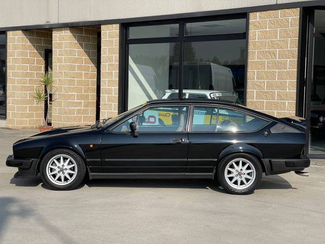 Alfa Romeo GTV 6 2.5
