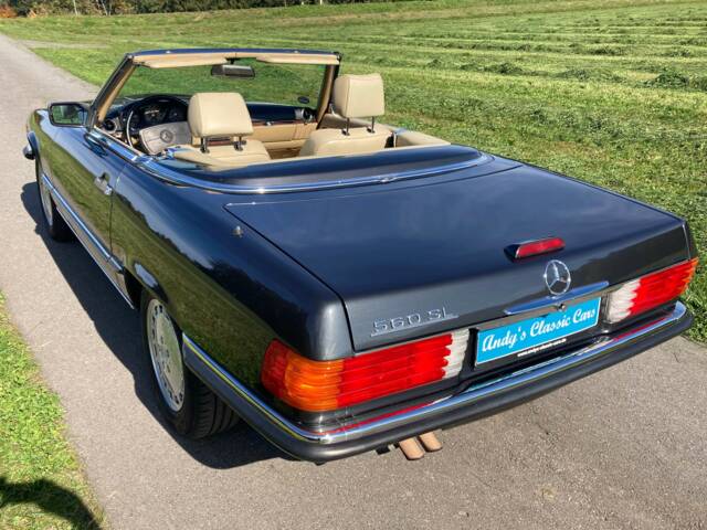 Mercedes-Benz 560 SL