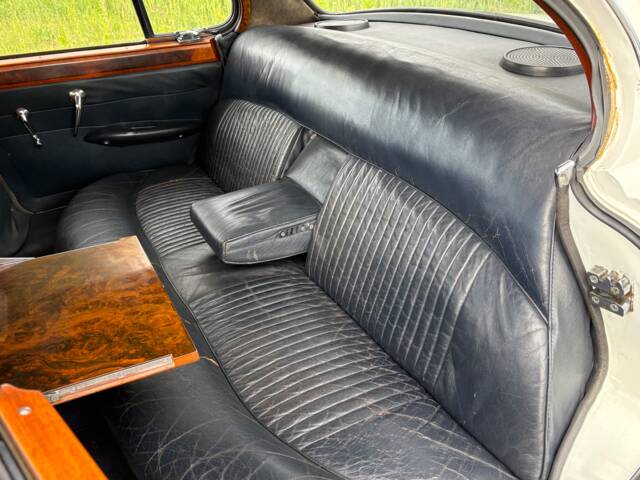 Jaguar Mk X 3.8