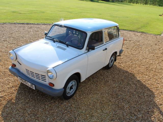Image 1/27 of Trabant Universal 1.1 (1990)