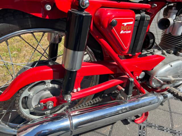 Ducati 175 Tourismo