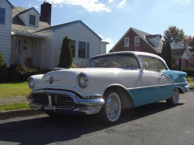 Image 1/8 of Oldsmobile Series 88 Holiday Hardtop (1956)