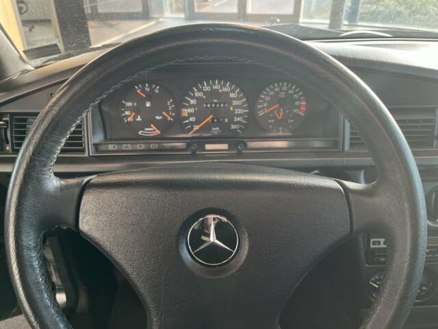 Mercedes-Benz 190 E 2.5-16