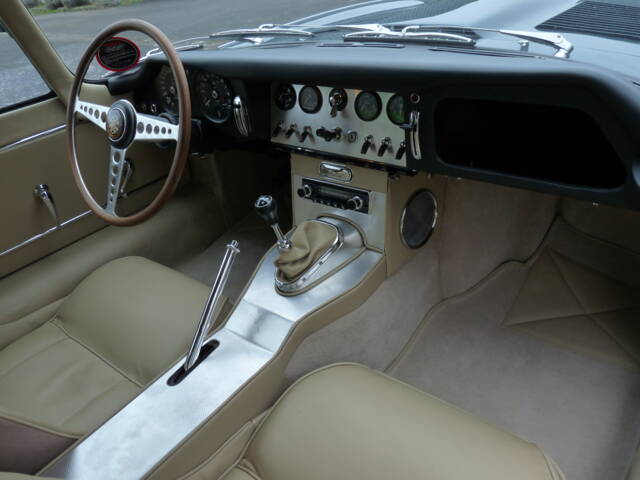 Jaguar E-Type 3.8 Flat Floor