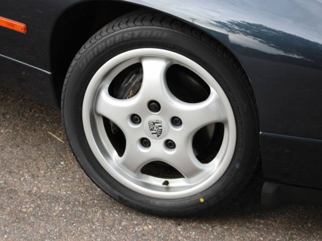 Porsche 928 S4