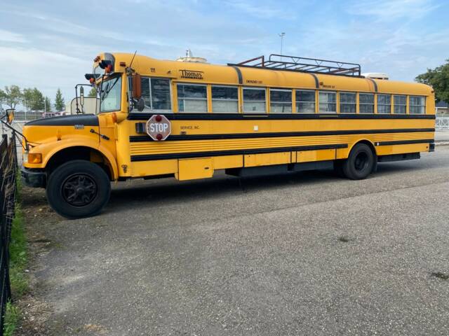 Image 1/15 of Navistar International 3800 Thomas School Bus (1997)