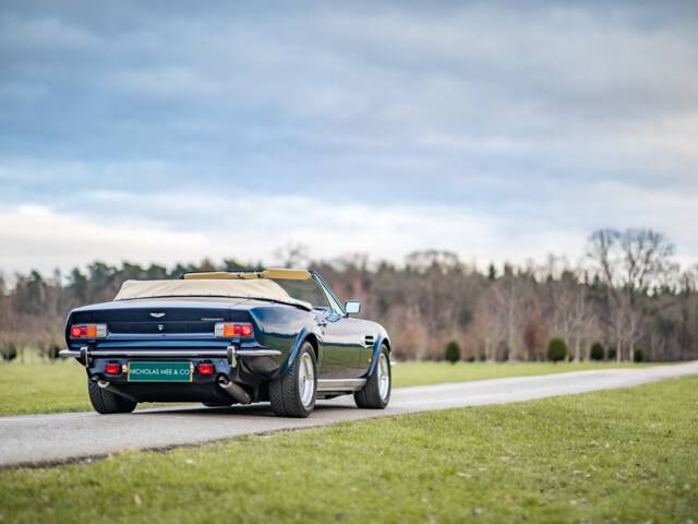 Aston Martin V8 Vantage Volante