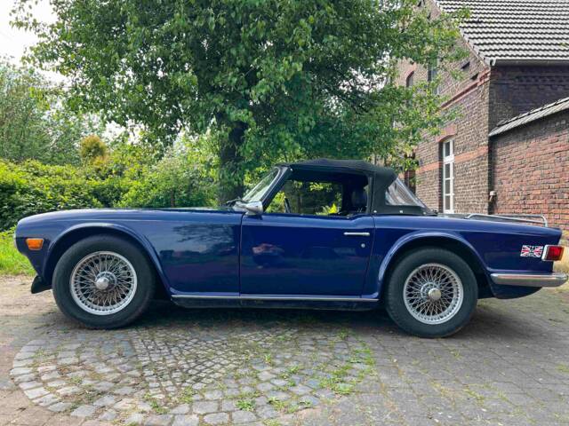 Image 1/26 of Triumph TR 6 (1973)