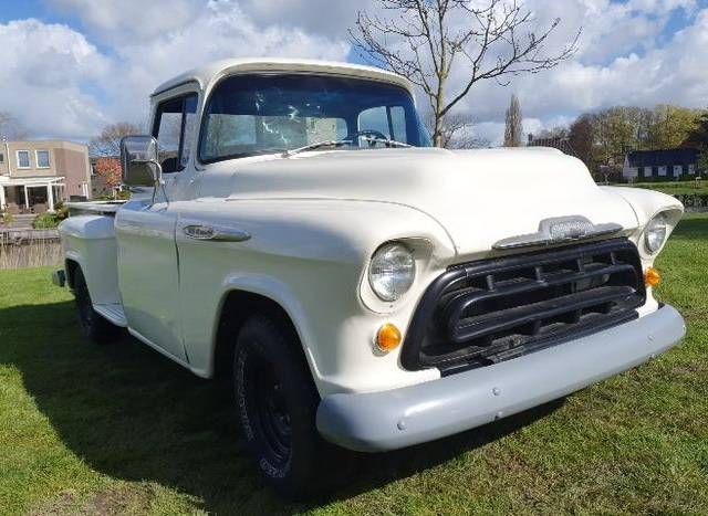 Image 1/9 of Chevrolet 3200 ½-ton (1957)
