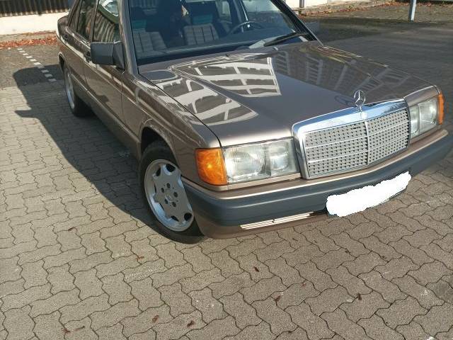 Mercedes-Benz 190 E