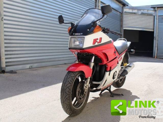 Imagen 1/15 de Yamaha DUMMY (1984)