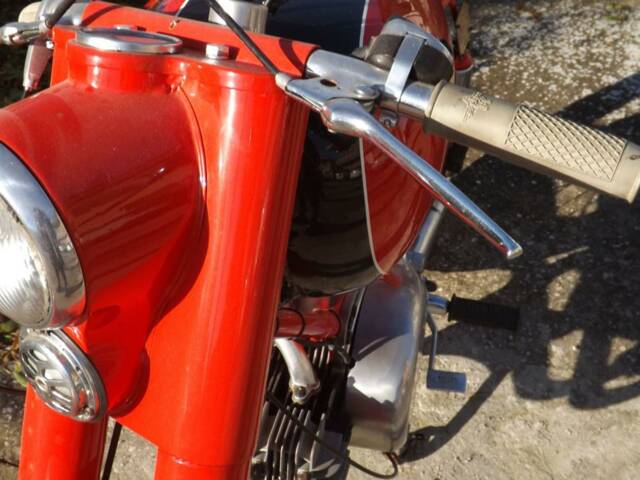 Rumi 125 Super Sport