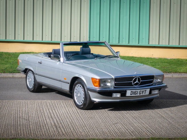 Image 1/28 of Mercedes-Benz 300 SL (1987)