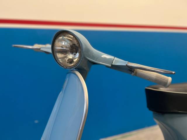 Piaggio Vespa 90