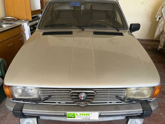 Immagine 1/10 di Alfa Romeo Giulietta 2.0 (1983)
