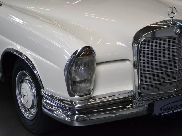 Mercedes-Benz 250 SE