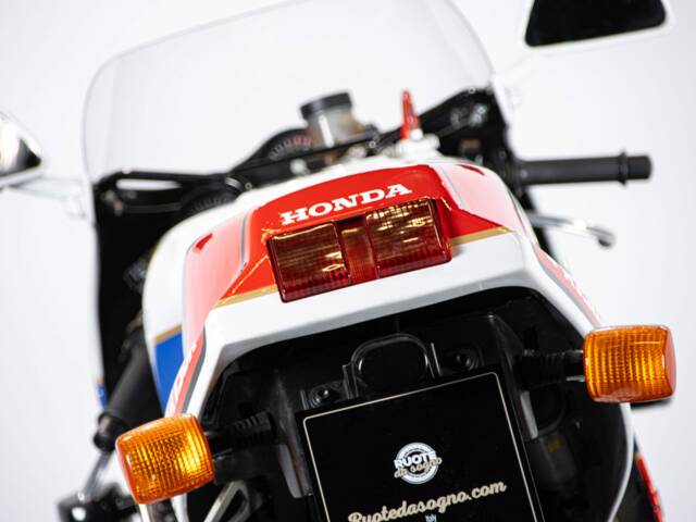 Honda VFR 750R RC 30
