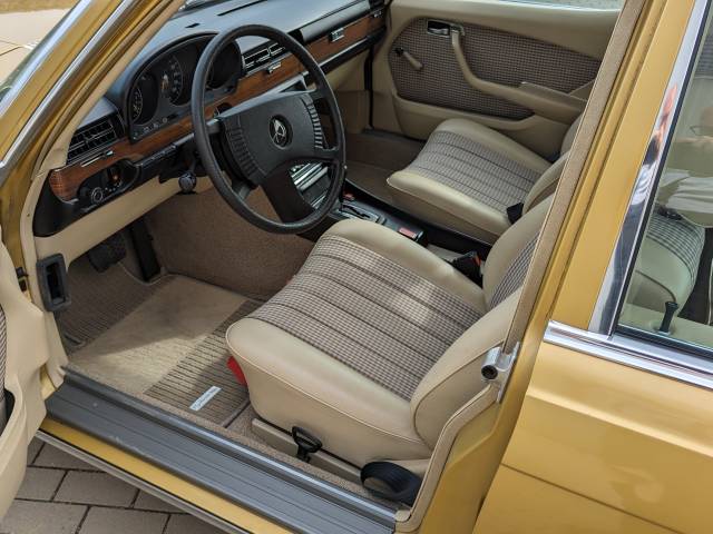 Mercedes-Benz 350 SE