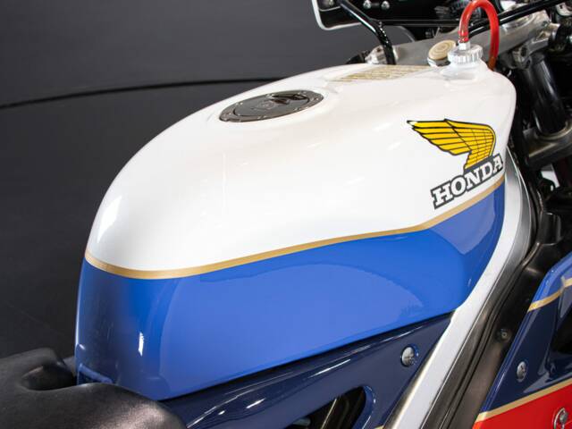 Honda VFR 750R RC 30
