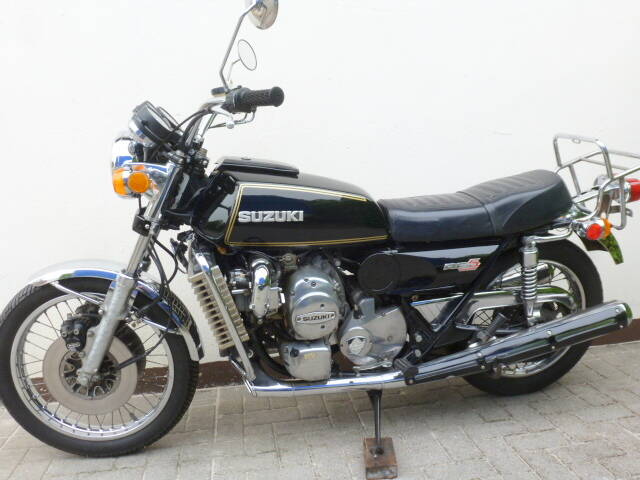 Suzuki RE 5