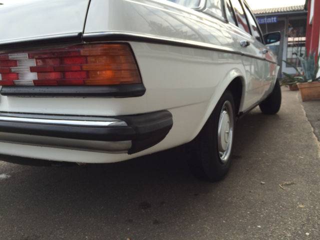Mercedes-Benz 200 D