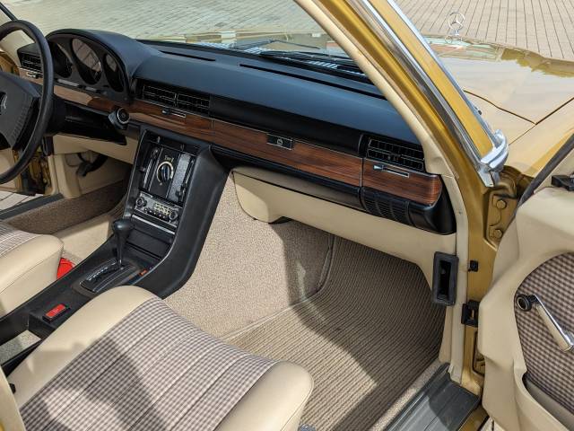Mercedes-Benz 350 SE