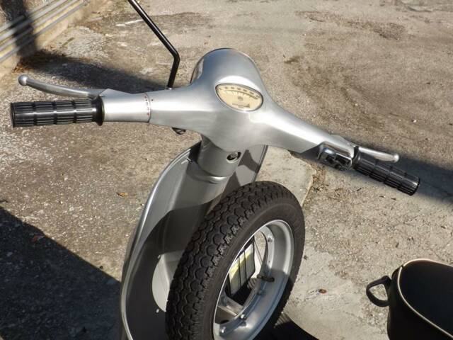 Piaggio Vespa 125 Primavera