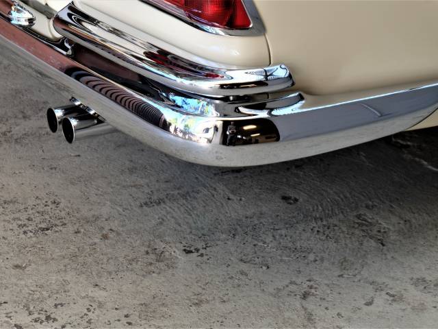 Mercedes-Benz 300 SE