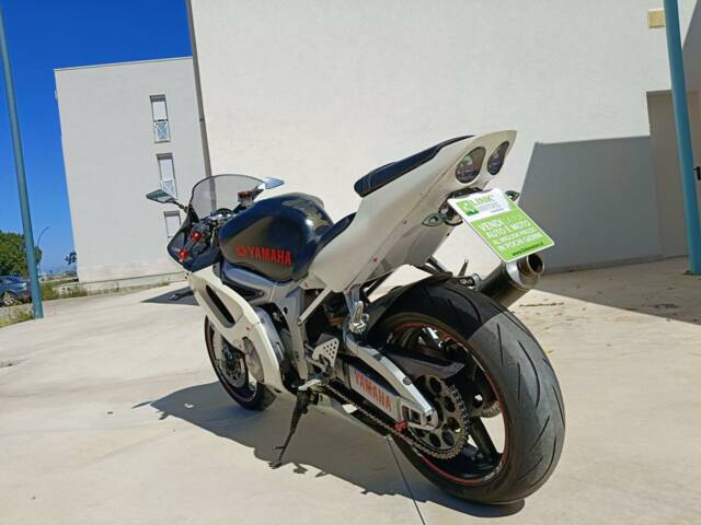 Yamaha YZF 600 R6