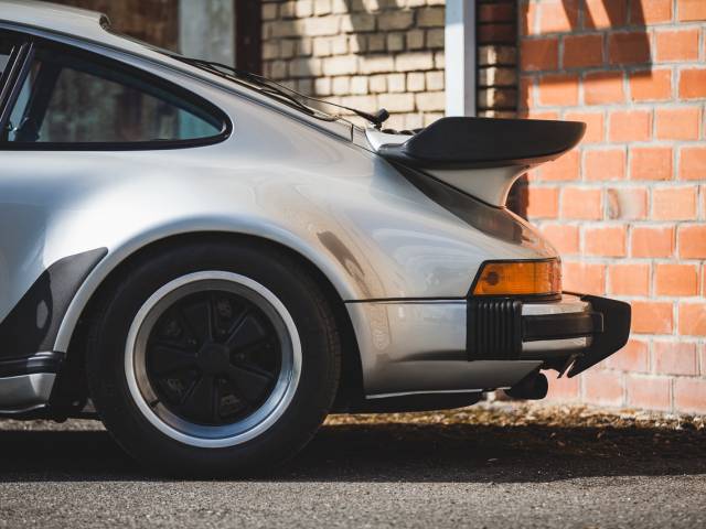 Porsche 911 Turbo 3.3