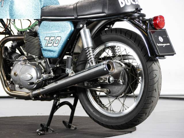 Ducati 750 GT