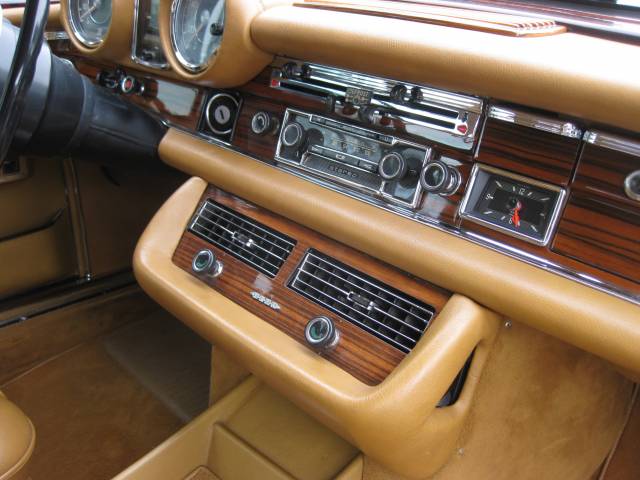 Mercedes-Benz 280 SE