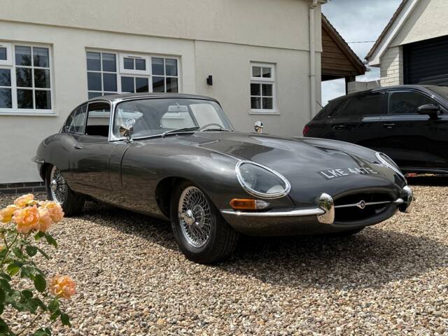 Bild 1/13 von Jaguar E-Type 4.2 (1966)