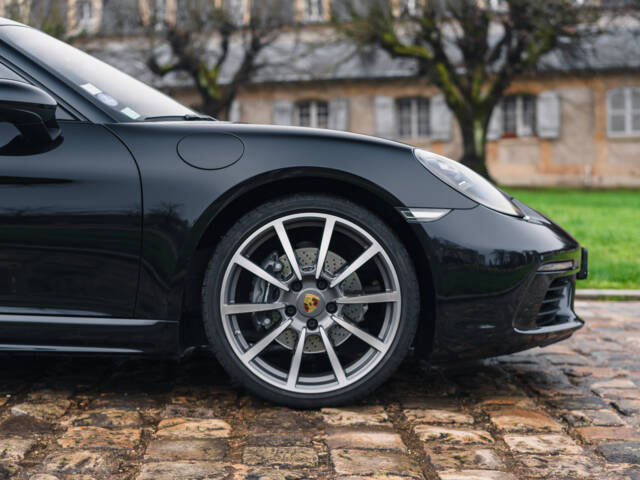 Porsche 718 Cayman T