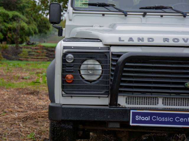 Land Rover Defender 110