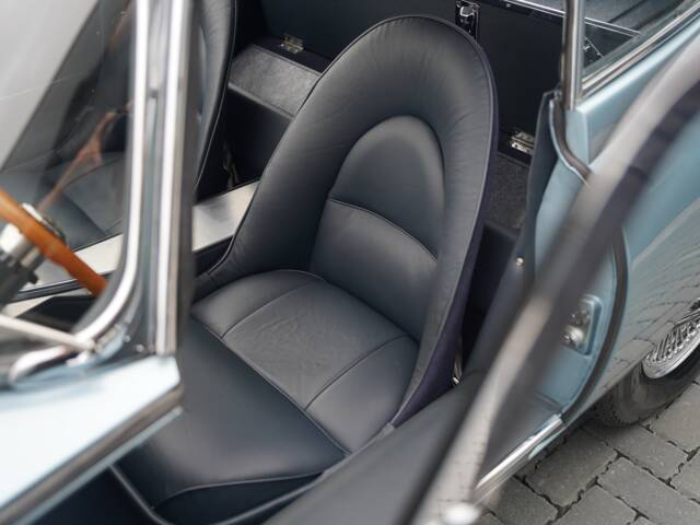 Jaguar E-Type 3.8