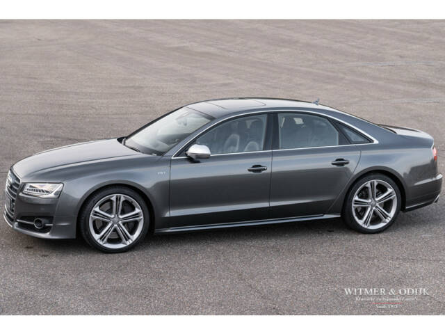 Immagine 1/36 di Audi S8 4.0 TFSI (2016)