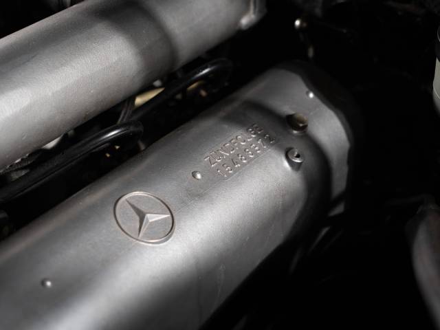 Mercedes-Benz 600