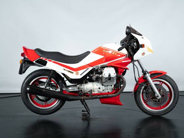 Moto Guzzi V 65 Lario