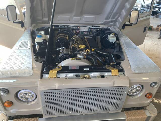 Land Rover Defender 90