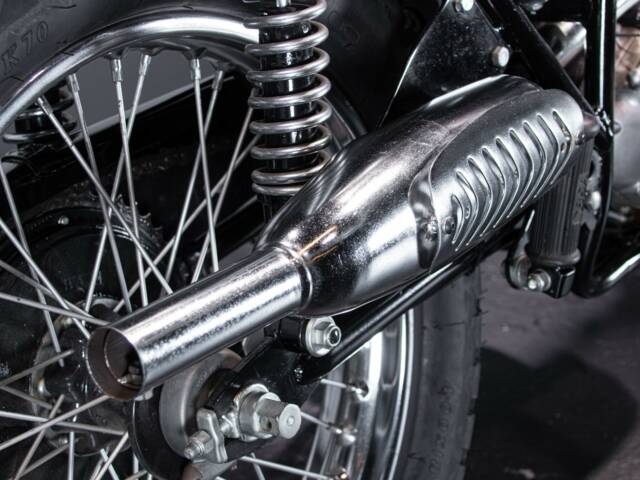 BSA B 44 Victor Grand Prix