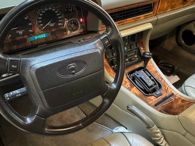 Jaguar XJ 40 (XJ-R)